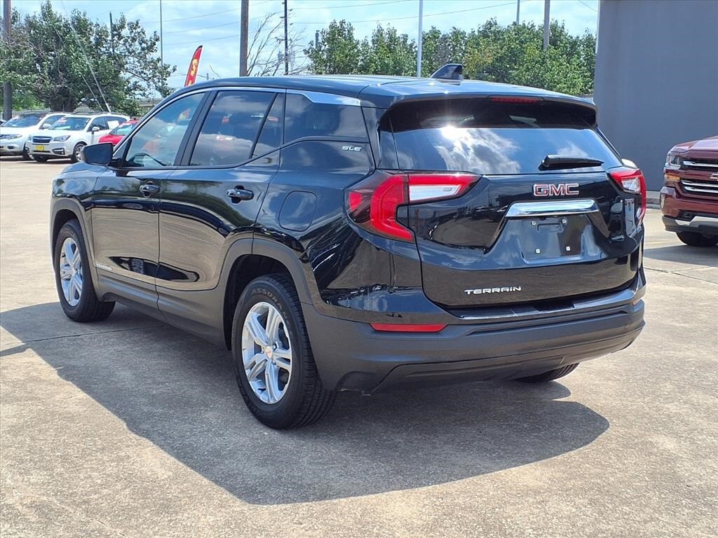 2024 Gmc Terrain SLE photo 3