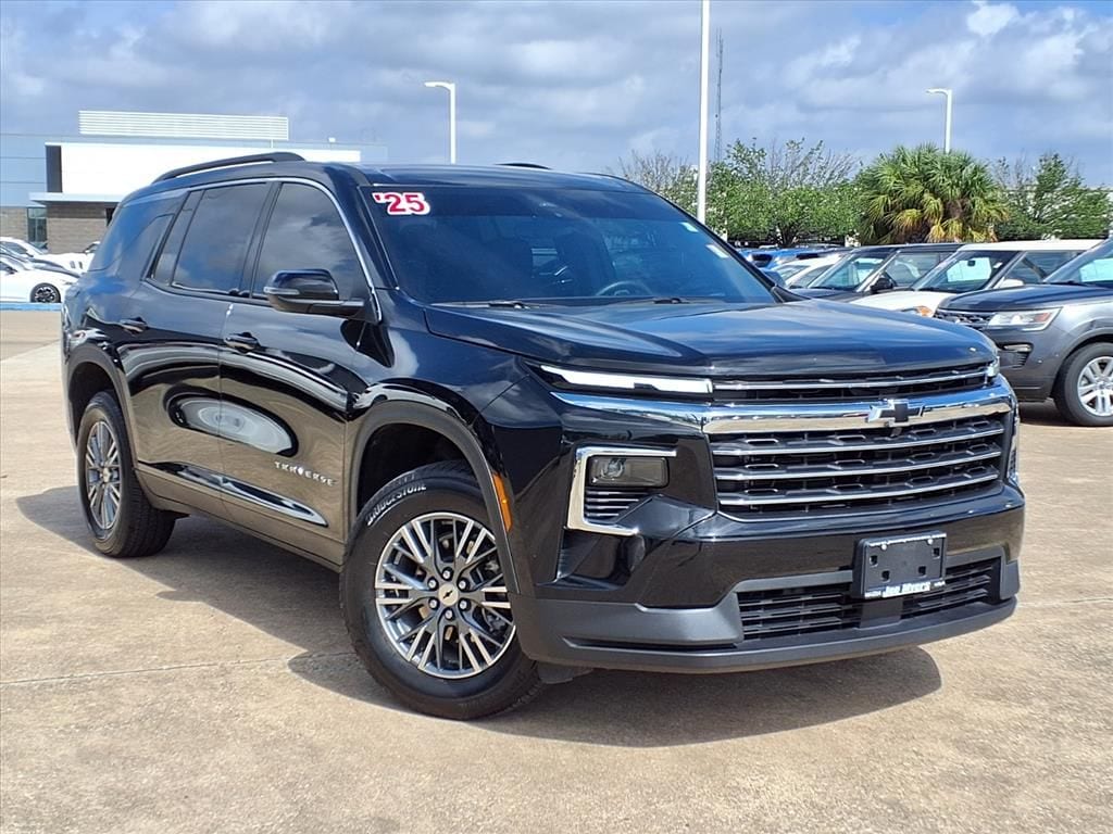 2025 Chevrolet Traverse LT