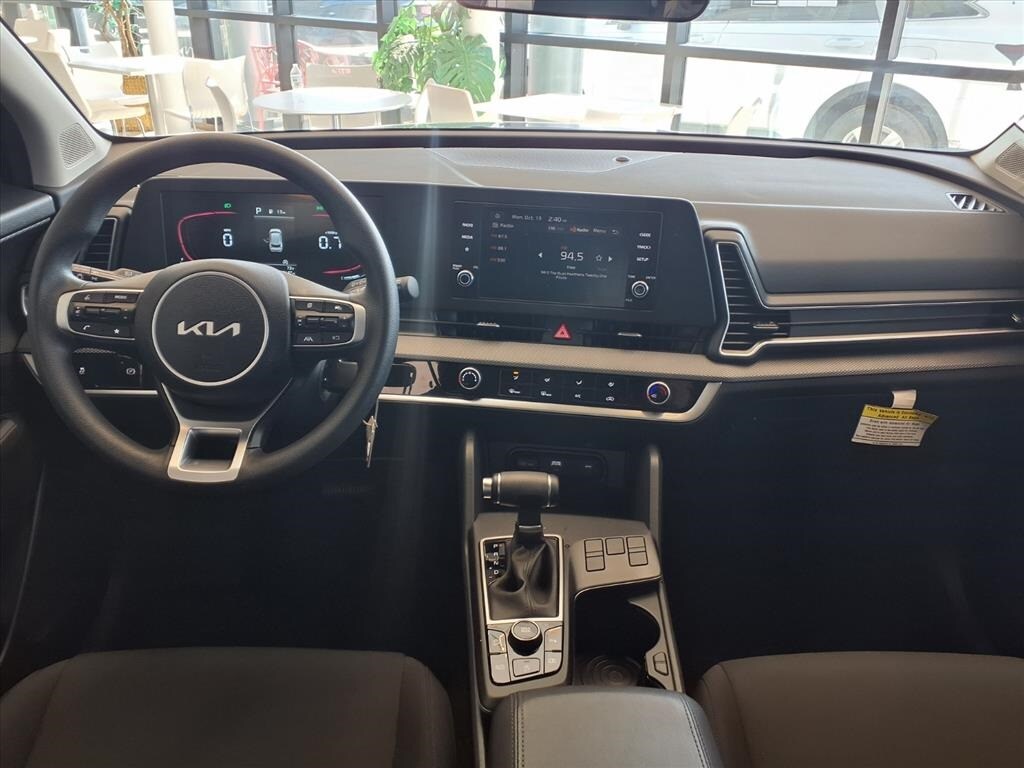 2025 Kia Sportage LX photo 4