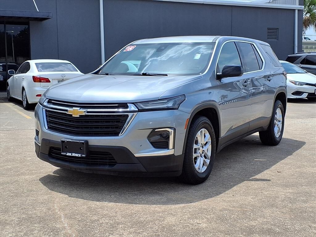Used 2023 Chevrolet Traverse LS SUV