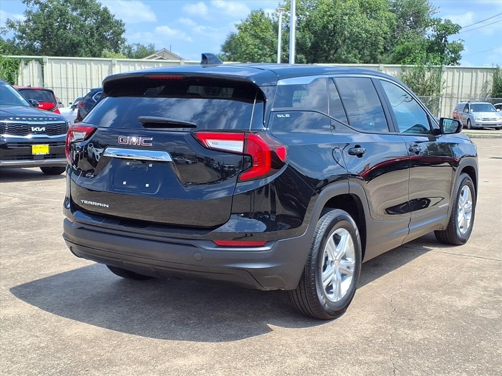 2024 Gmc Terrain SLE photo 4