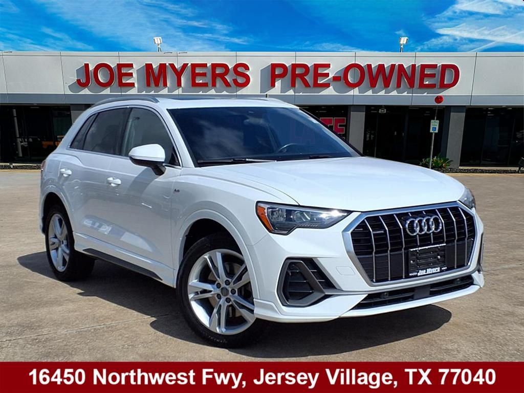 2019 Audi Q3 45 TFSI S Line Prestige quattro's photo