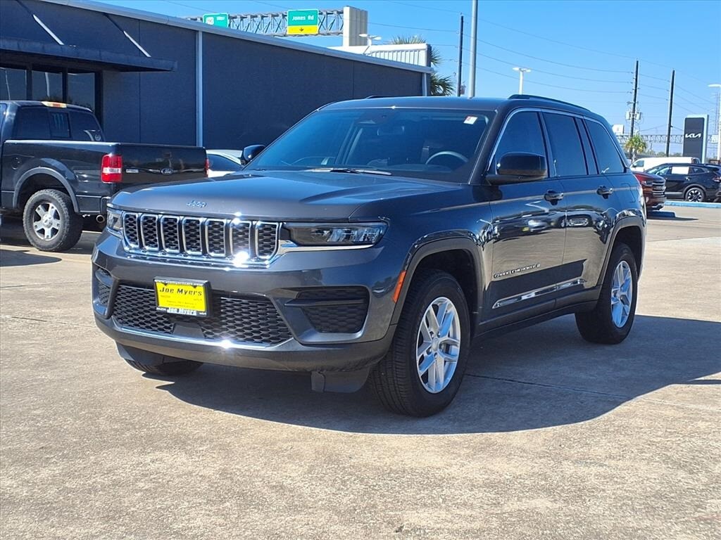 2024 Jeep Grand Cherokee Laredo X photo 2