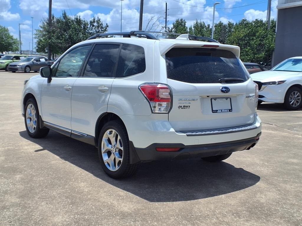 2017 Subaru Forester 2.5i Touring photo 2