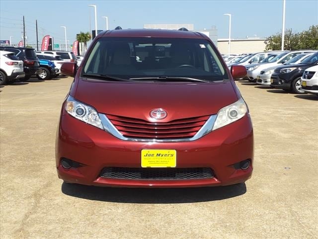 Used 2017 Toyota Sienna LE with VIN 5TDKZ3DC5HS768974 for sale in Houston, TX