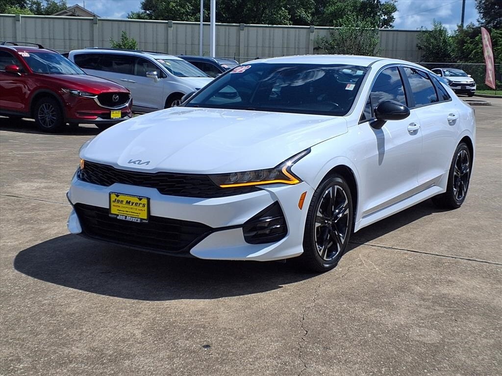 2022 Kia K5 GT-Line photo 2