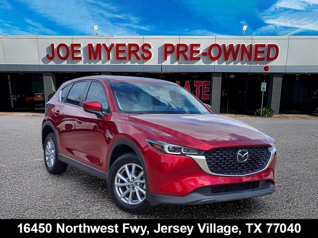2023 Mazda CX-5 S Preferred package Auto AWD's photo