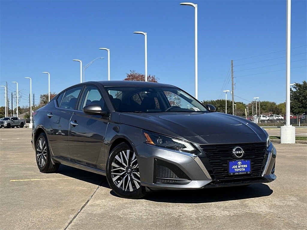 Used 2023 Nissan