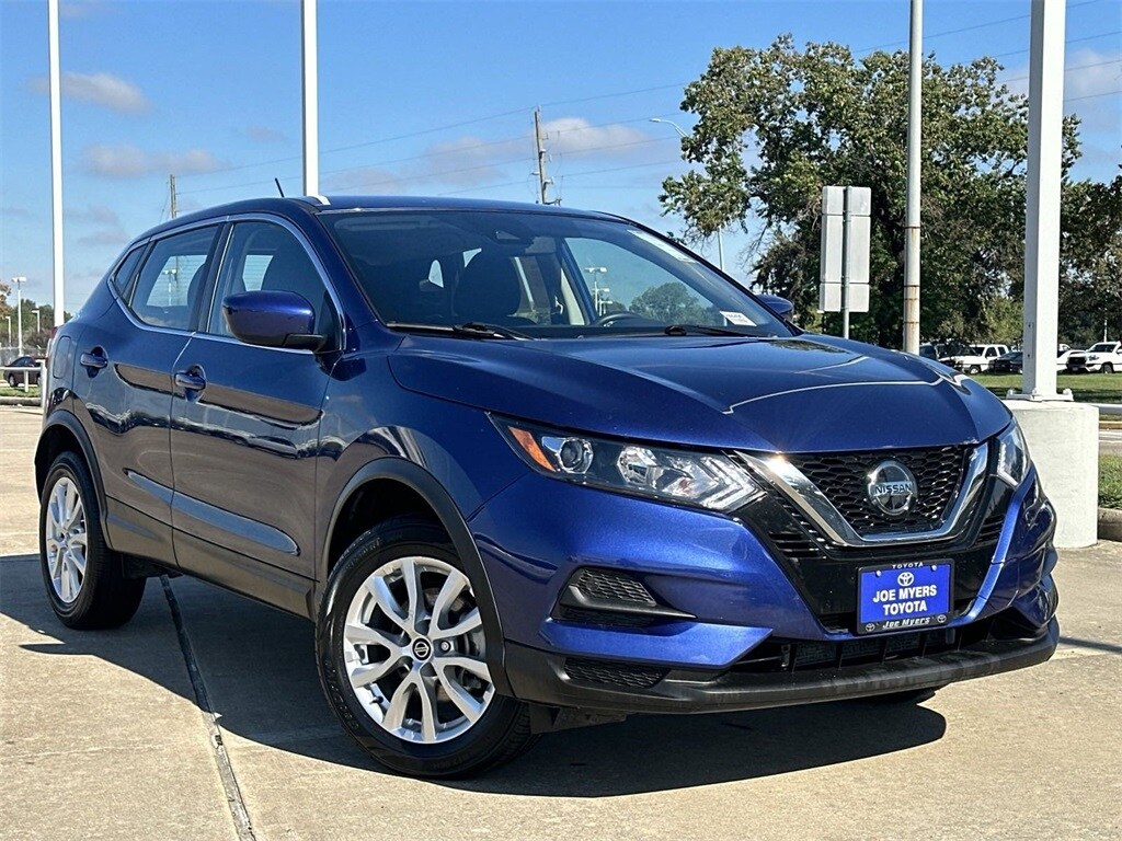 Used 2022 Nissan