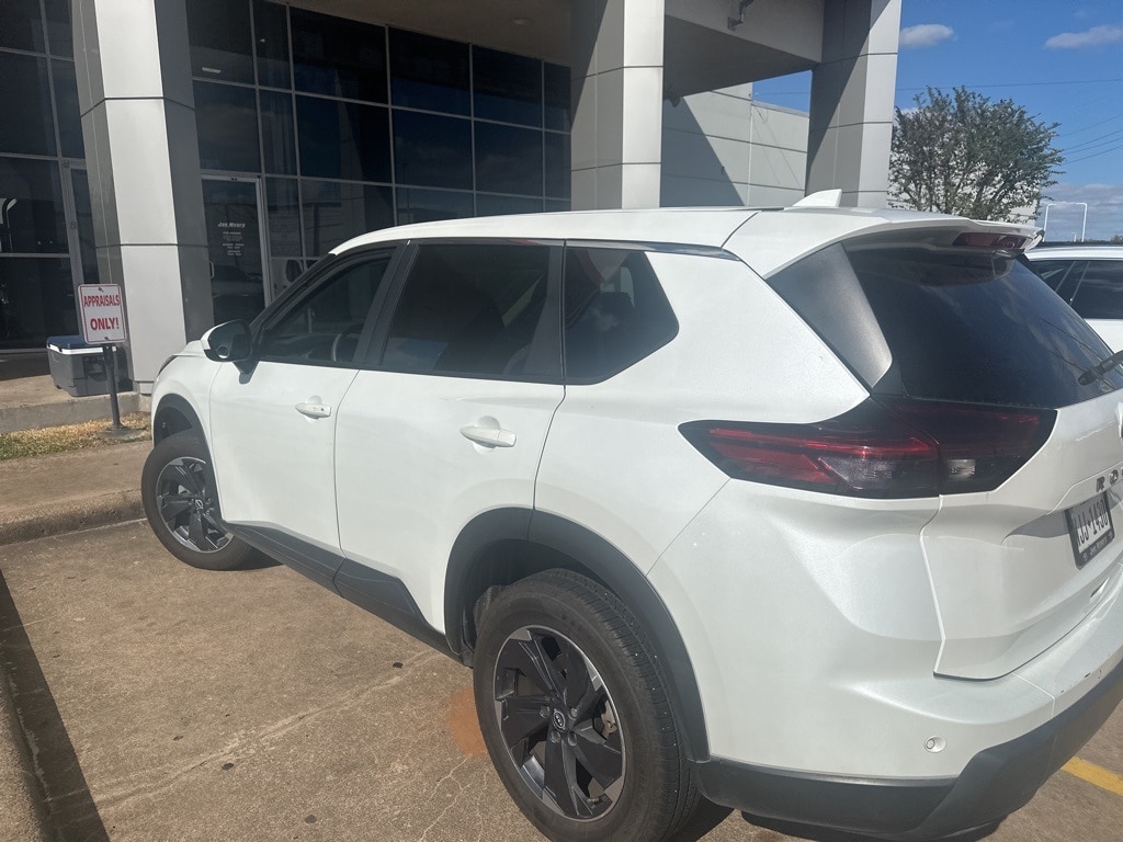 Used 2024 Nissan Rogue SV SUV