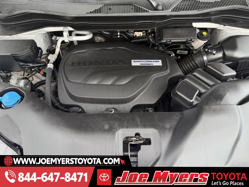 Used 2021 Platinum White Pearl Honda Touring image 32