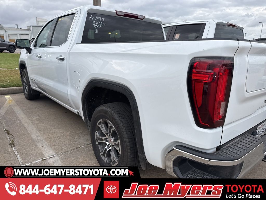 Used 2025 Summit White GMC SLT image 4