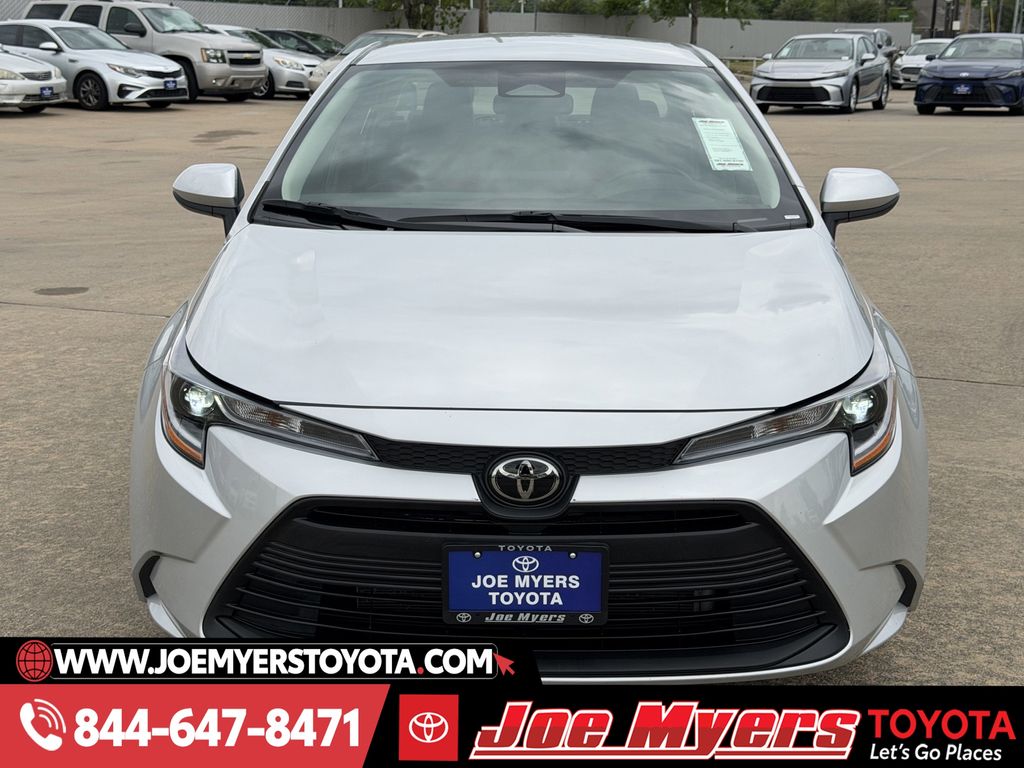 Used 2025 Classic Silver Metallic Toyota LE image 3