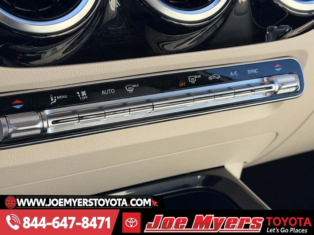 Used 2025 White Mercedes-Benz GLA 250 image 20