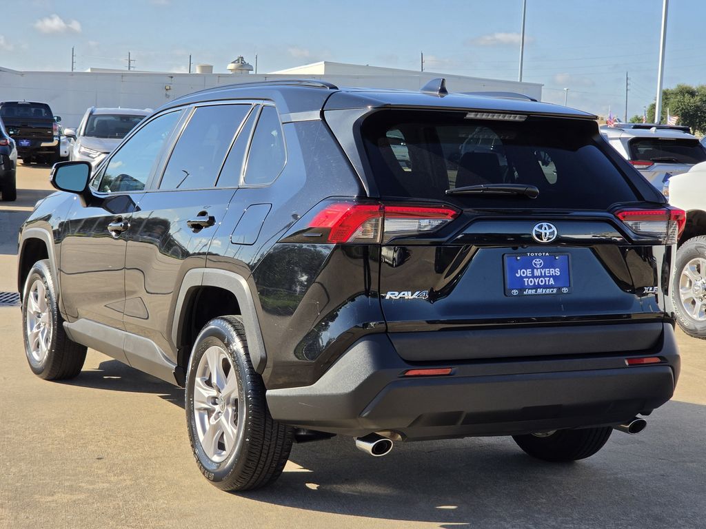 Used 2025 Midnight Black Metallic Toyota XLE image 7