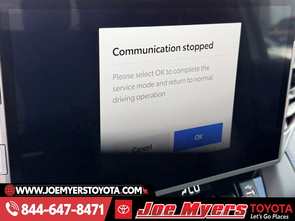 New 2026 Wind Chill Pearl Toyota Platinum image 16