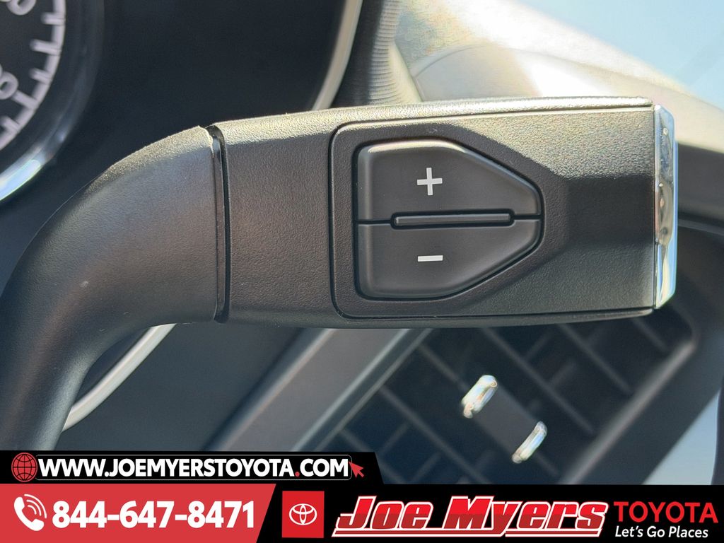 Used 2023 Oxford White Ford XLT image 22