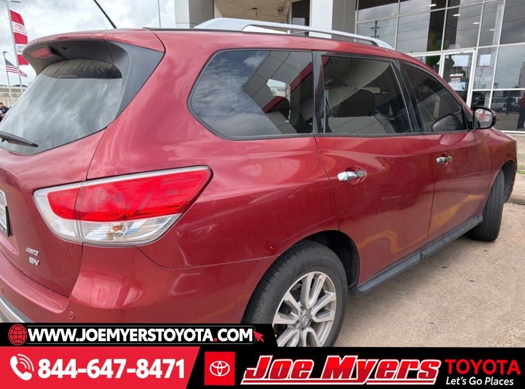 Used 2016 Nissan Pathfinder SV SUV