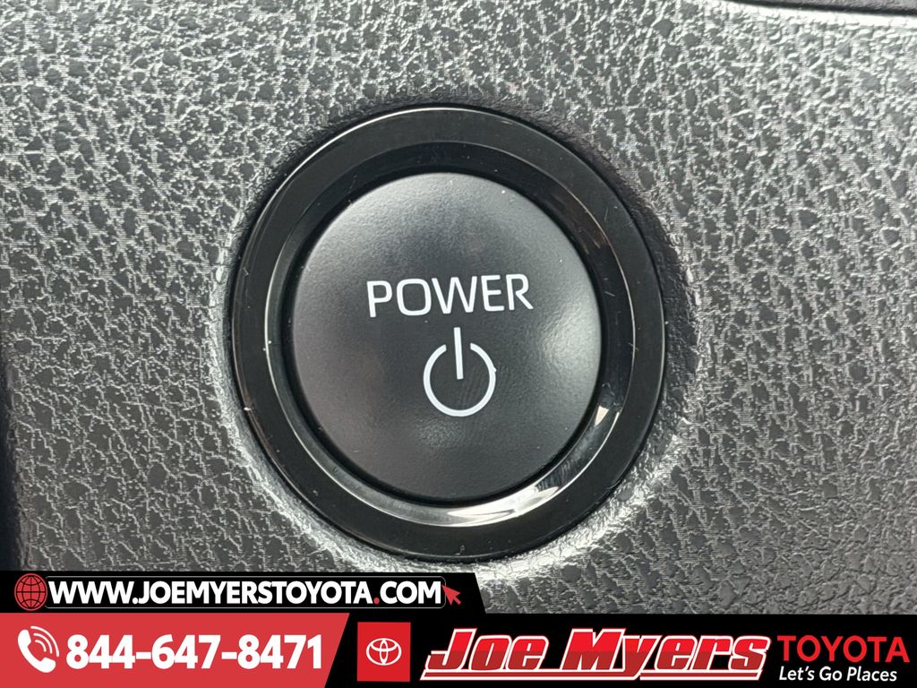 Used 2025 Underground Toyota LE image 22