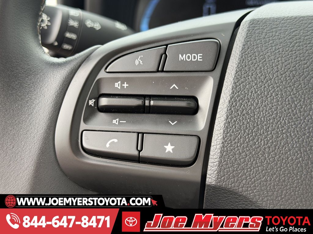 Used 2025 Ultimate Red Hyundai SEL image 24