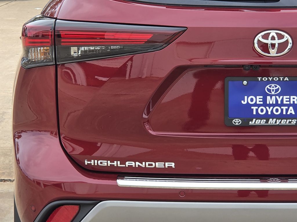 New 2026 Ruby Flare Pearl Toyota Platinum image 10