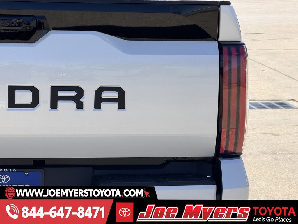 New 2026 Wind Chill Pearl Toyota Platinum image 9