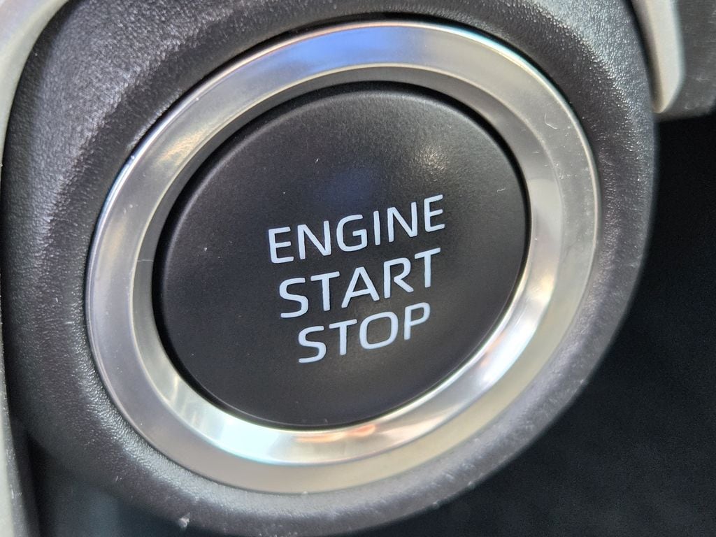 Used 2025 Cloud Toyota XLE image 22