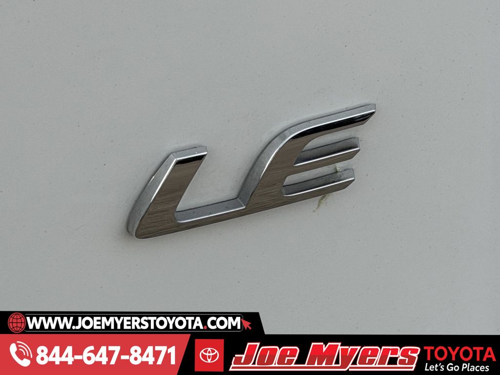 Used 2025 Ice Cap Toyota LE image 14