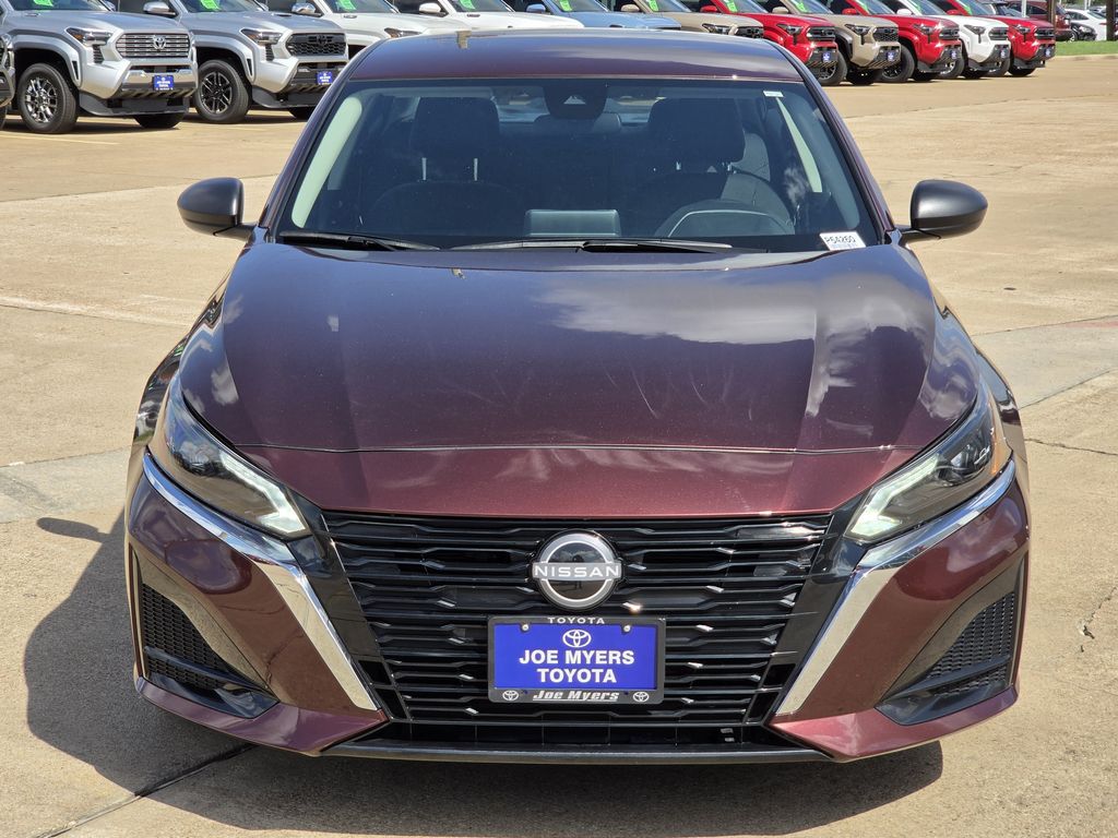 Used 2025 Garnet Pearl Metallic Nissan 2.5 SV image 3