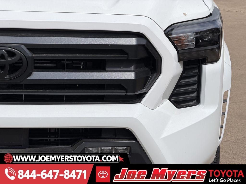 New 2026 Ice Cap Toyota SR5 image 4