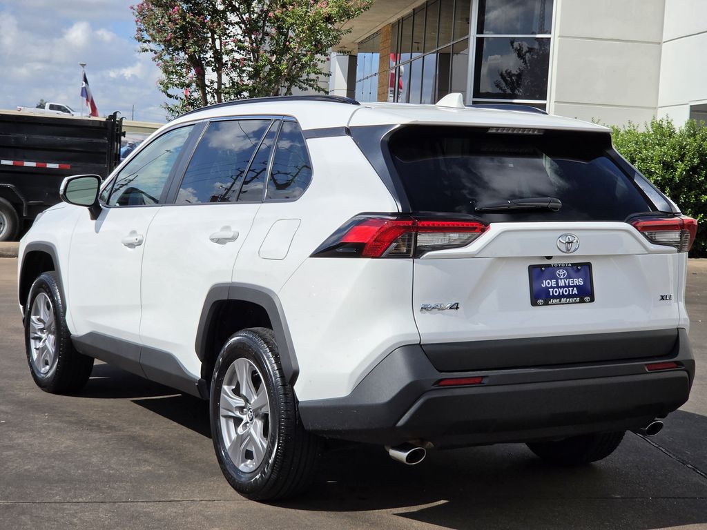 Used 2025 Ice Toyota XLE image 7