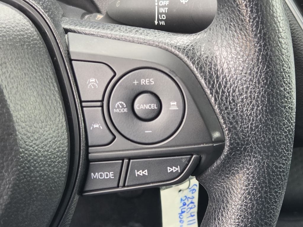Used 2025 Ice Toyota LE image 22