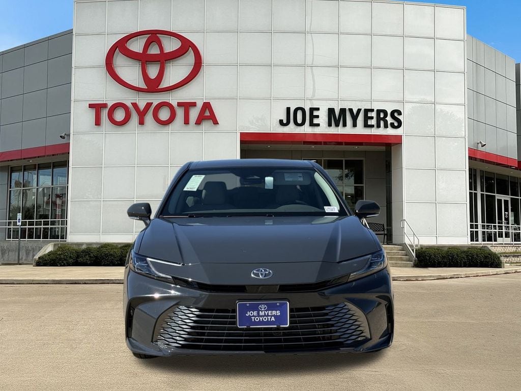 2026 Toyota Camry XLE - Photo 6