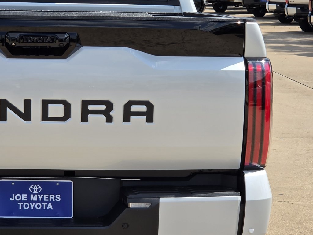 New 2026 Wind Chill Pearl Toyota Platinum image 9
