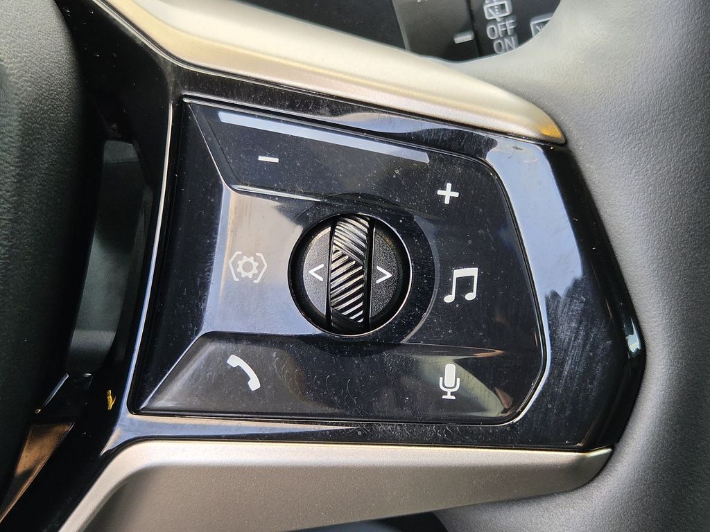 Used 2025 Alpine White BMW 30 xDrive image 22