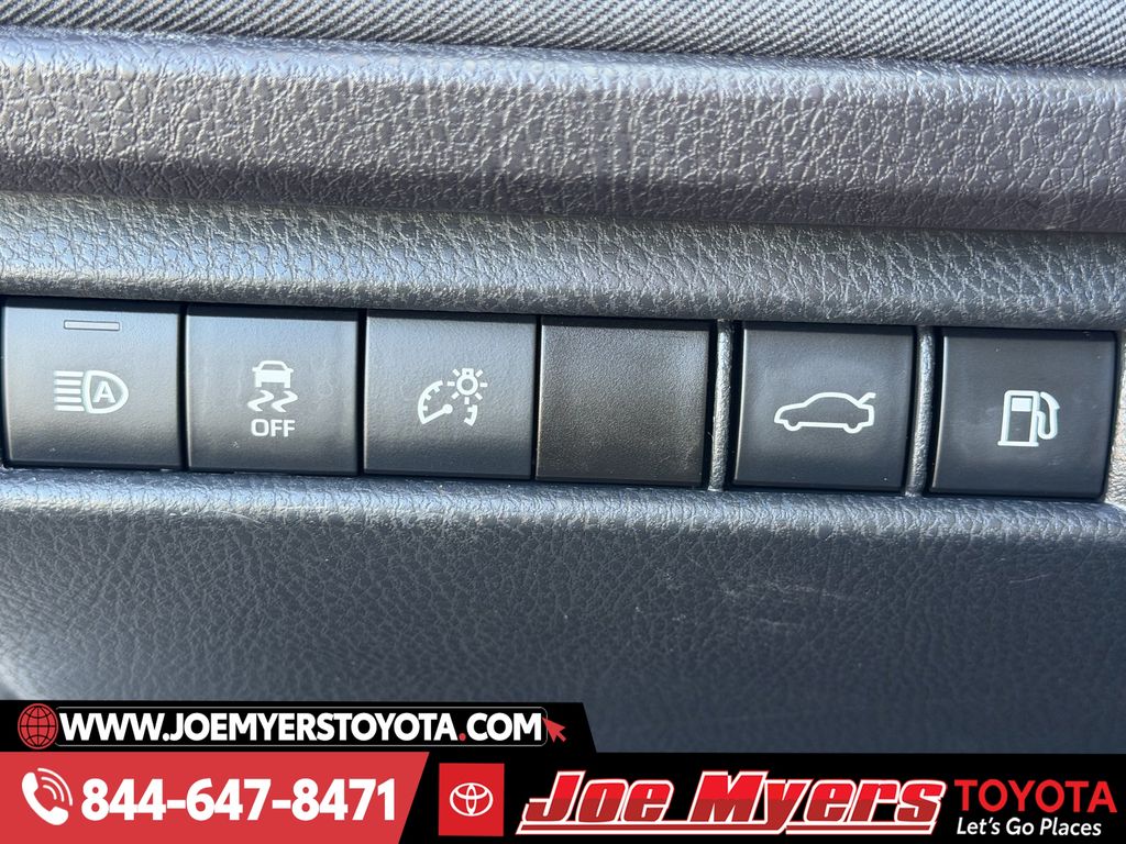 Used 2025 Ice Cap Toyota LE image 25