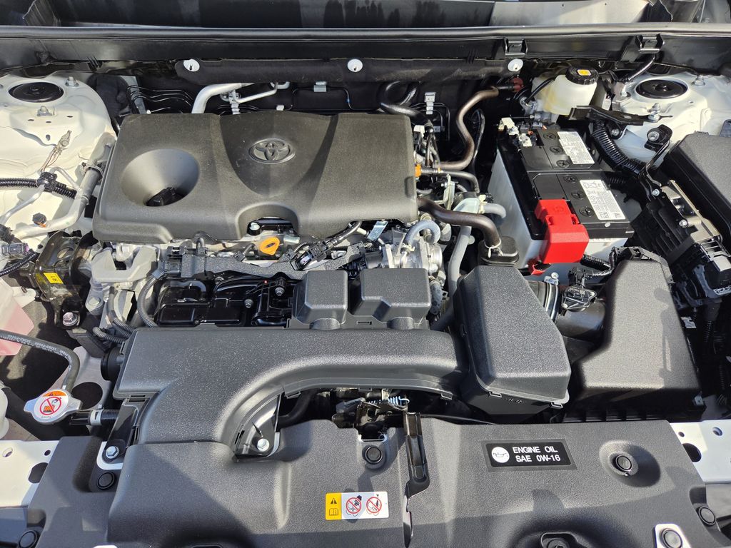 Used 2025 Ice Toyota XLE image 31