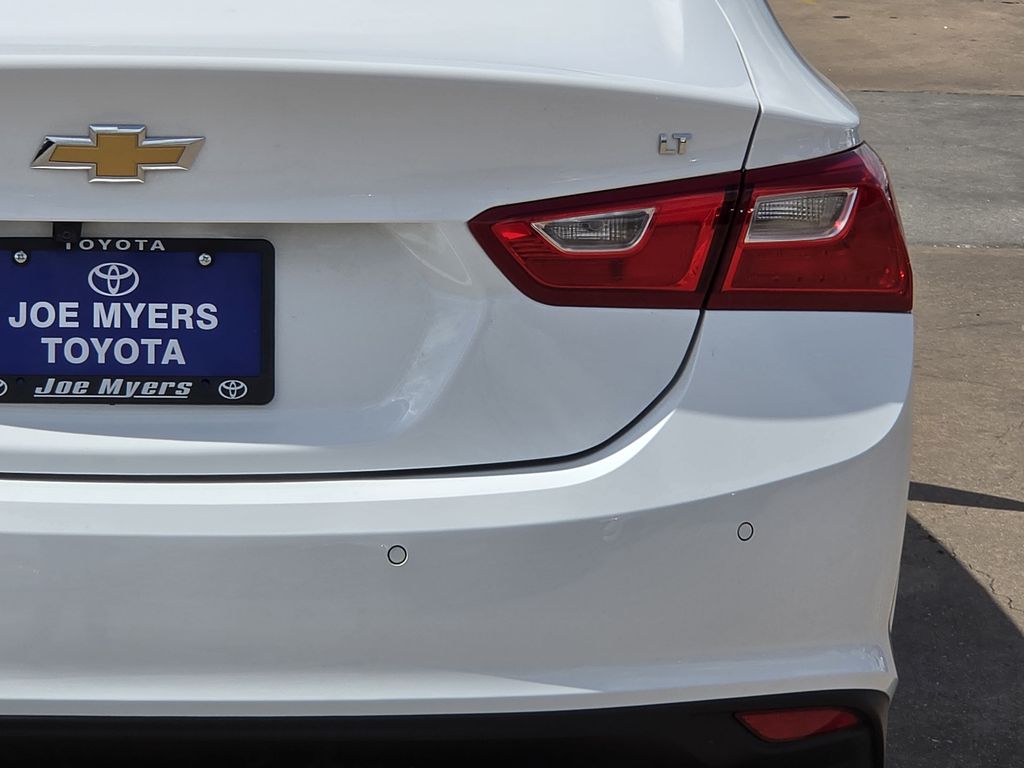 Used 2025 Summit White Chevrolet LT image 9
