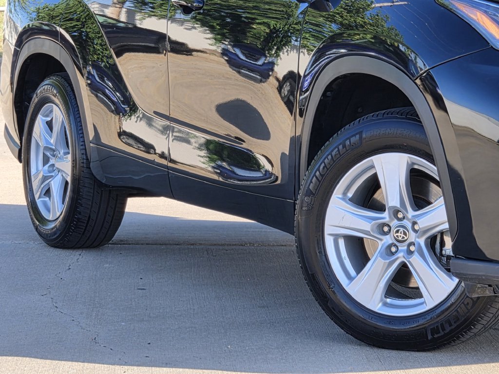 Used 2025 Midnight Black Metallic Toyota LE image 12