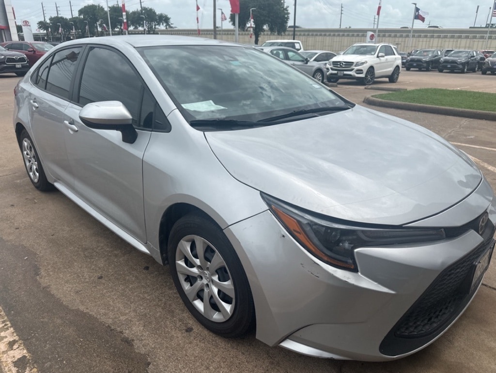 Used 2022 Toyota Corolla LE with VIN JTDEPMAE8N3000739 for sale in Northfield, Minnesota