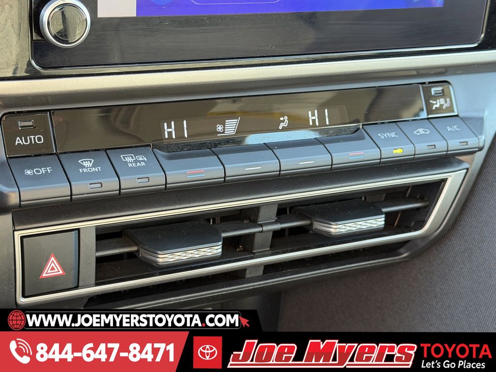 Used 2025 Ice Cap Toyota LE image 20