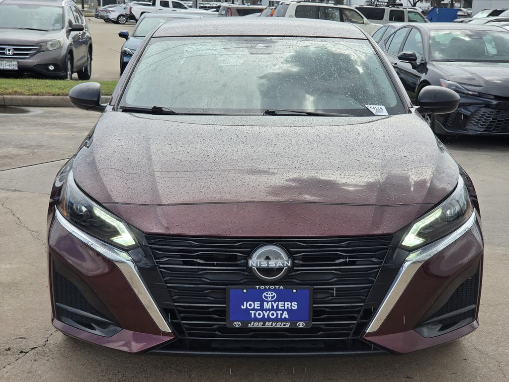 Used 2025 Garnet Pearl Metallic Nissan 2.5 SV image 3