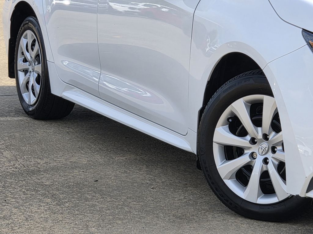 Used 2024 Ice Toyota LE image 12