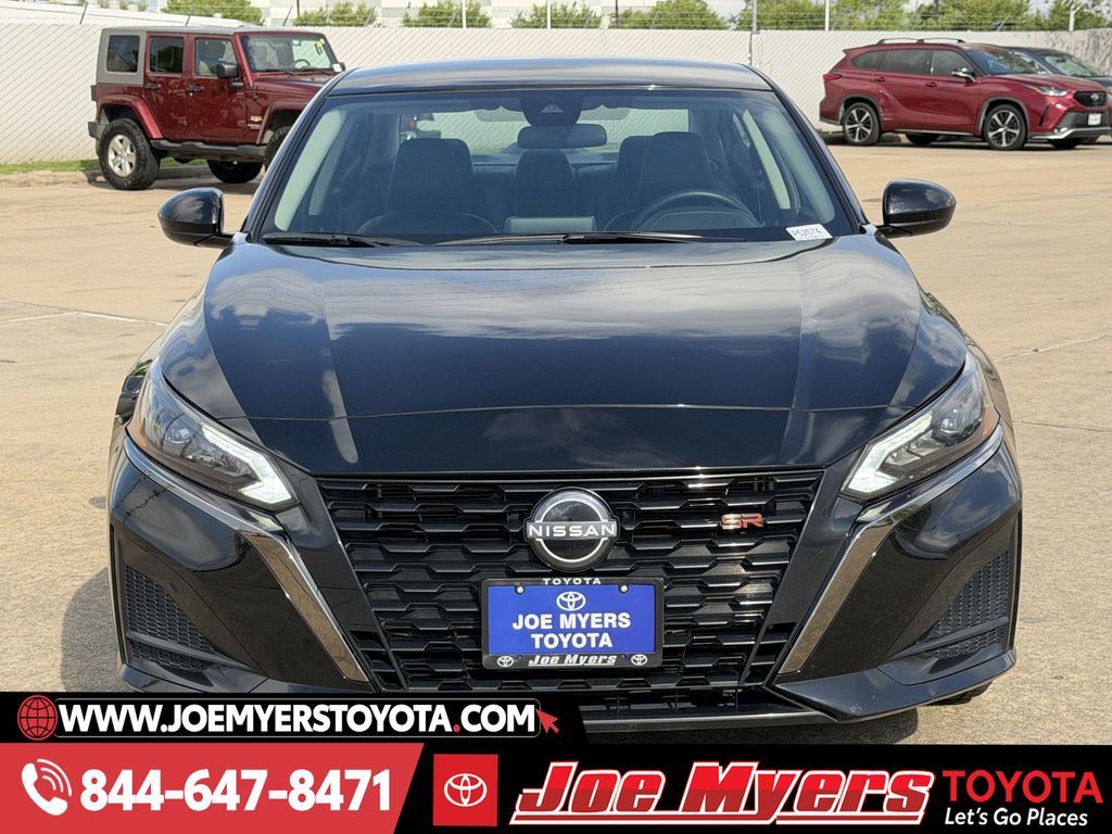 Used 2025 Super Black Clearcoat Nissan 2.5 SR image 3
