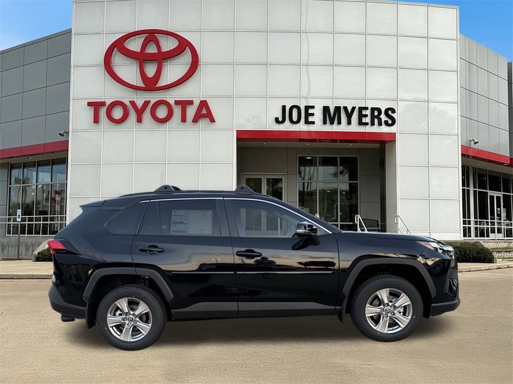 New 2025 Toyota RAV4 XLE SUV