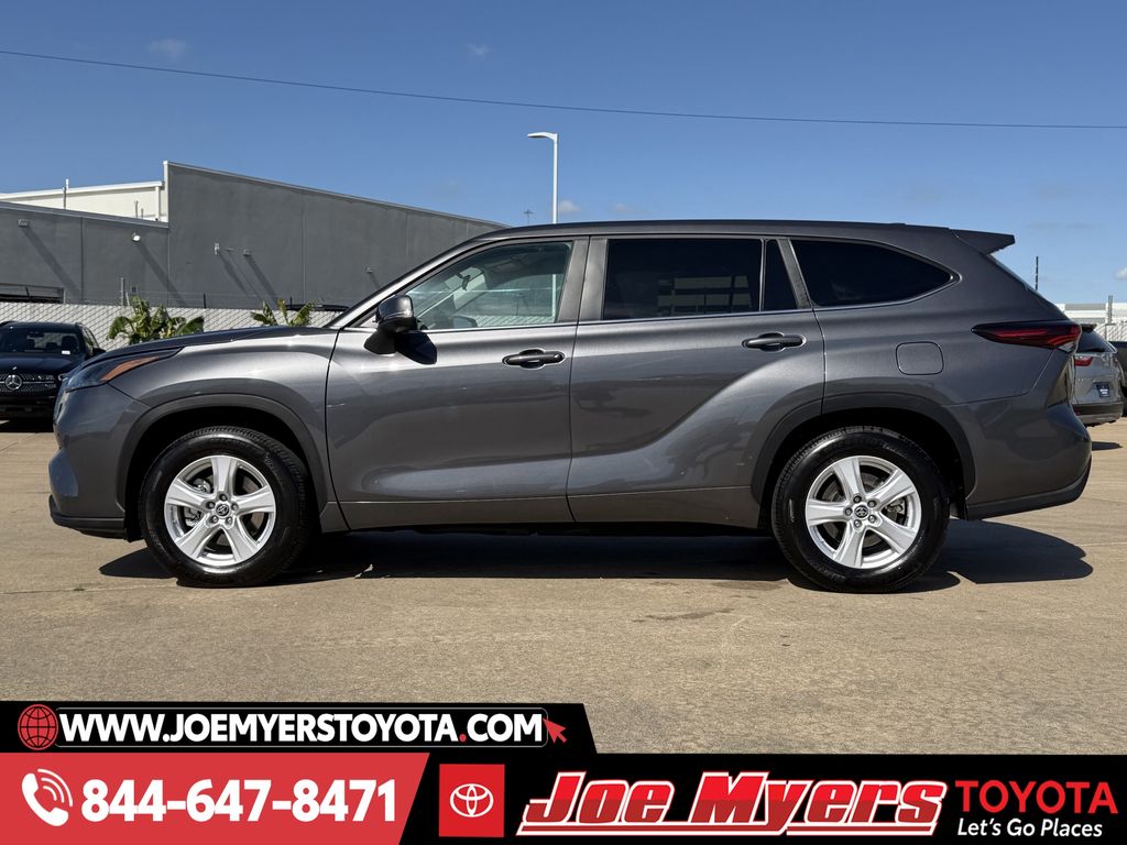 Used 2025 Magnetic Gray Metallic Toyota LE image 6