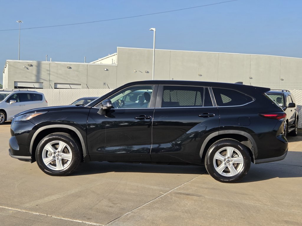 Used 2025 Midnight Black Metallic Toyota LE image 6