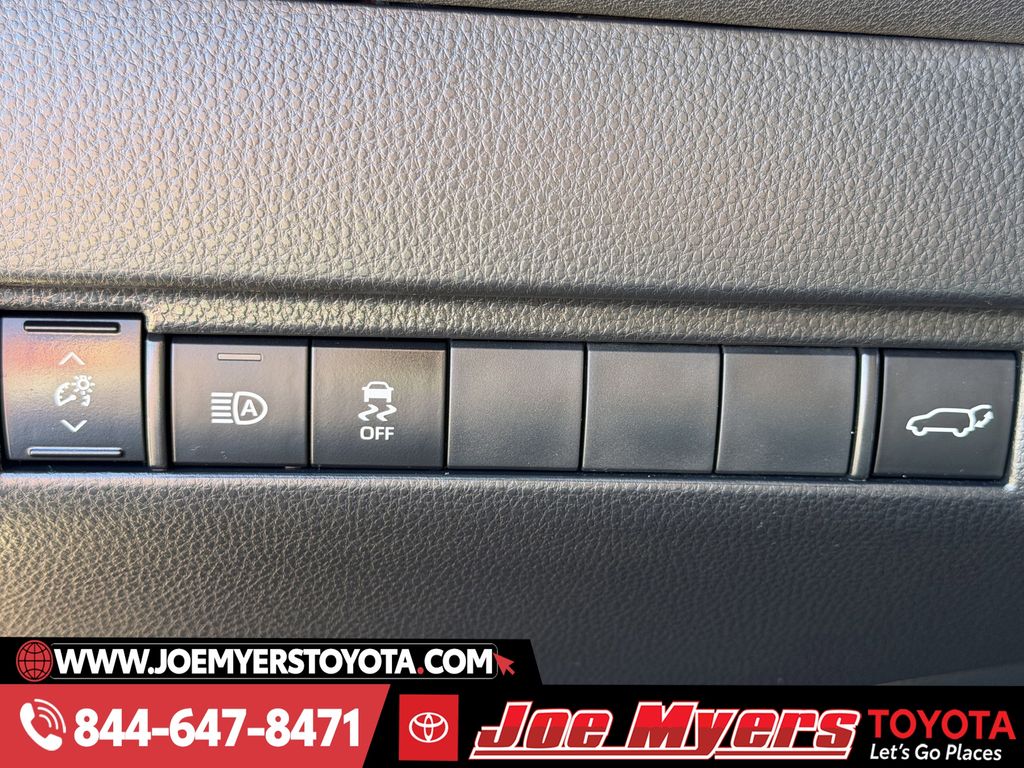 Used 2022 Ruby Flare Pearl Toyota XLE image 25