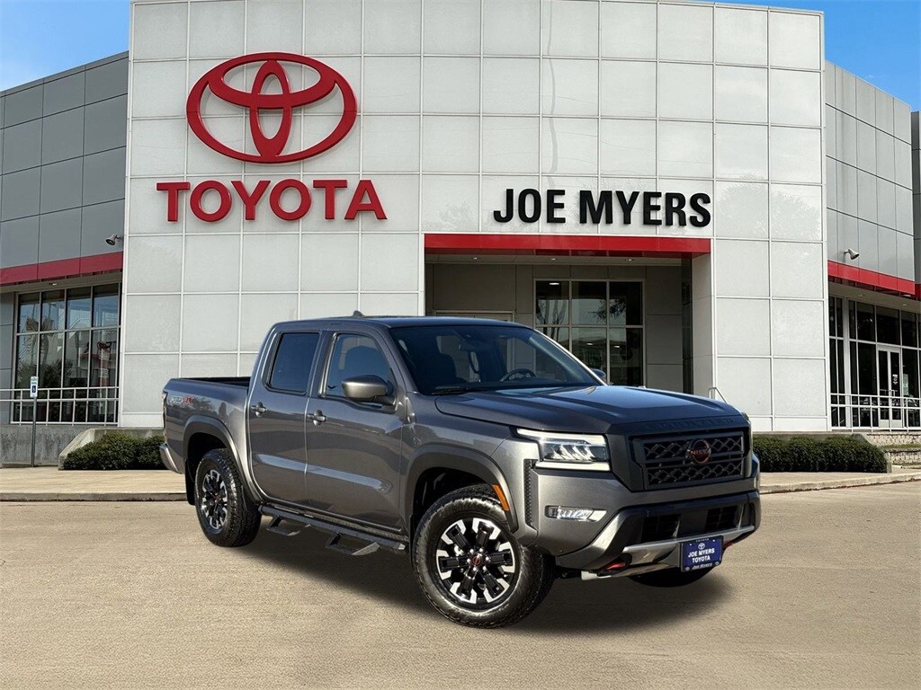 2024 Nissan Frontier PRO-4X photo 2