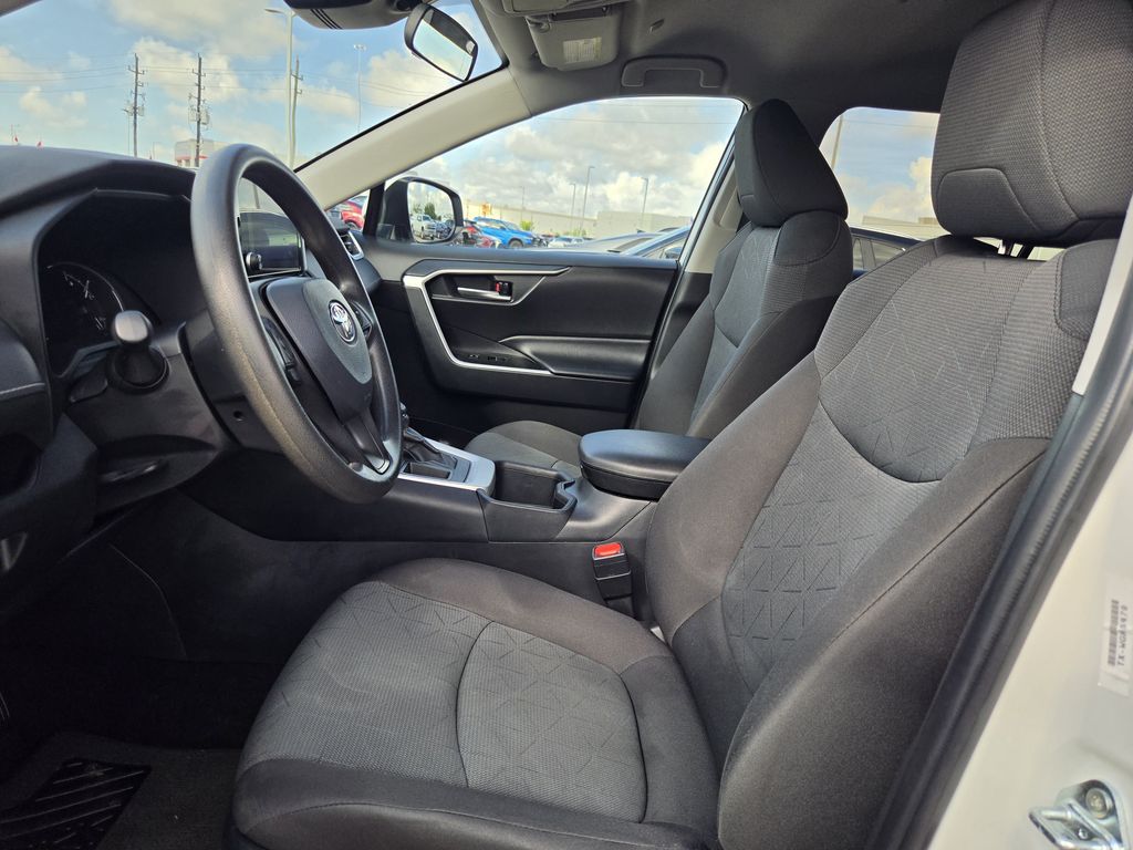 Used 2025 Ice Toyota XLE image 27